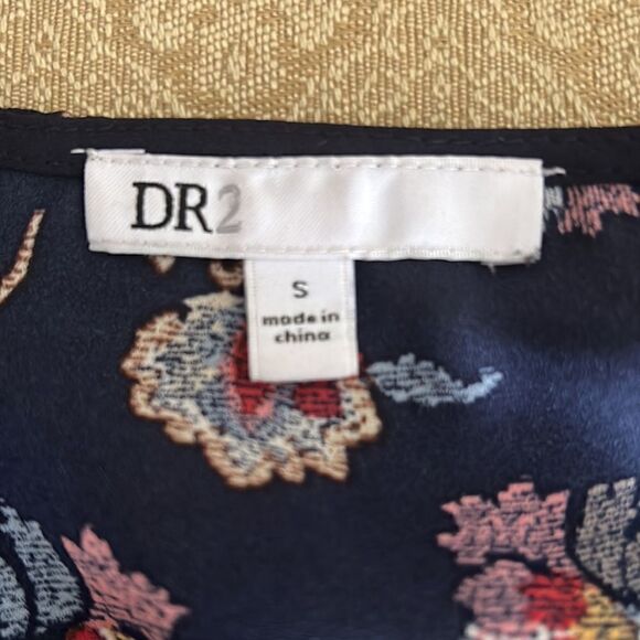 DR2 Floral Top with Lace - Picture 4 of 4